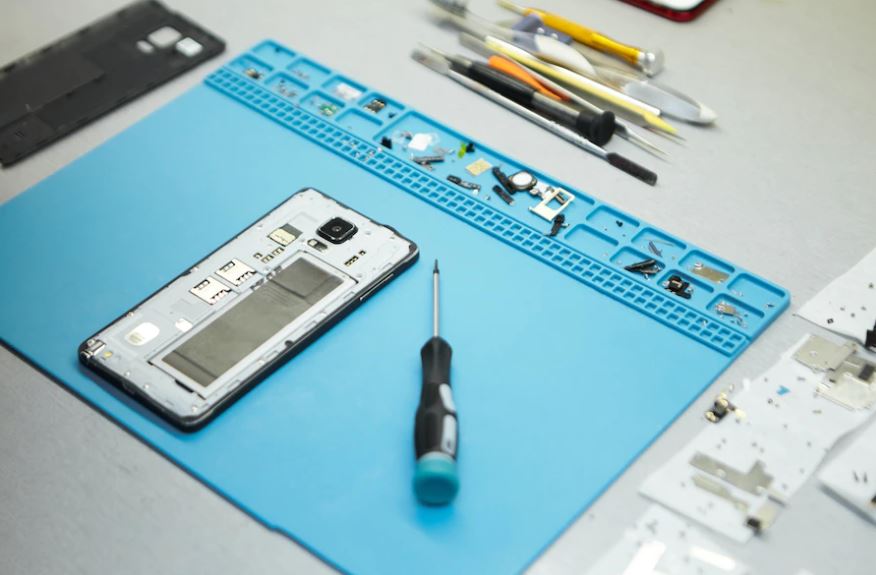 What are Mechanical Issues Solved at a Cell Phone Repair Center?